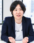 小島舞子氏